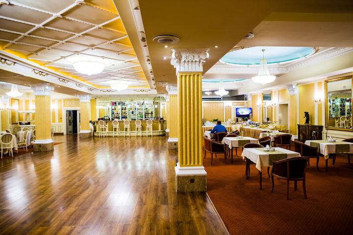 Lounge 51 of 65