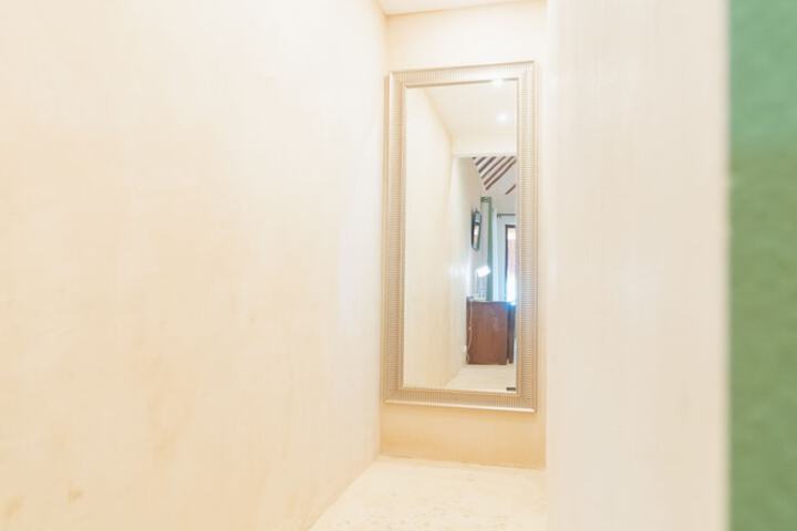 Room 14 of 48