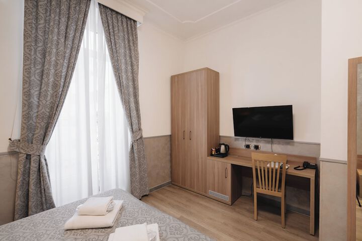 Room 100 of 180