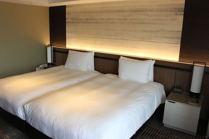 Room 25 of 168