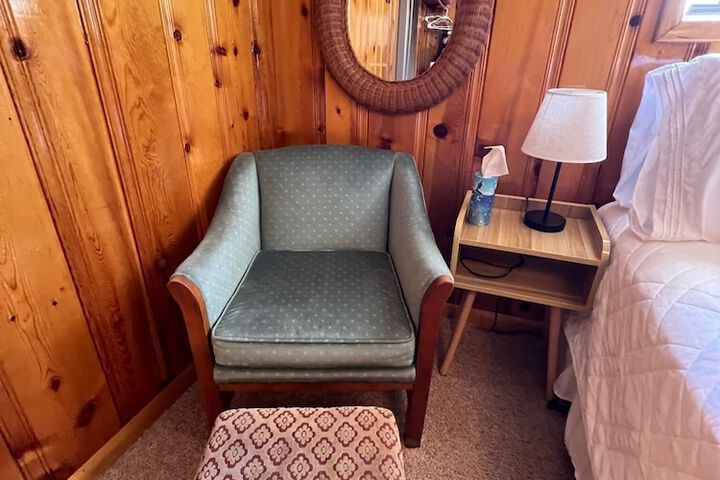 Room 12 of 236
