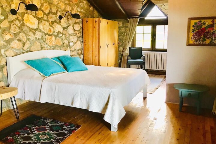 Room 7 of 62