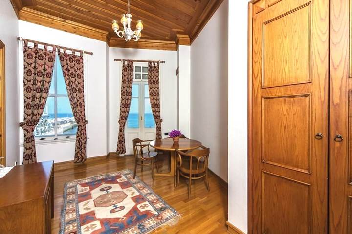 Room 14 of 26