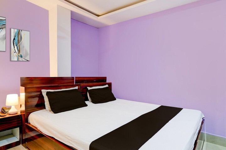 Premium Lakhi Guest House
