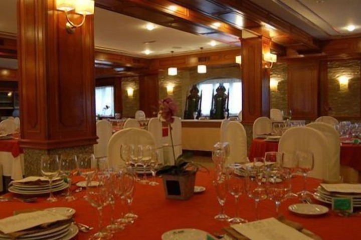 Banquet hall