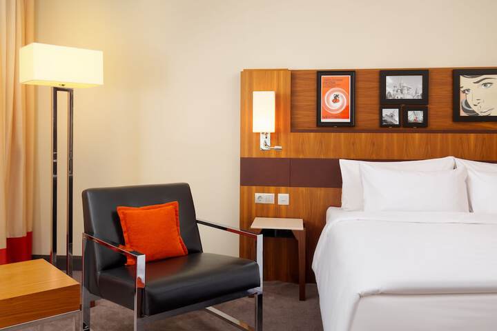 Room 33 of 34