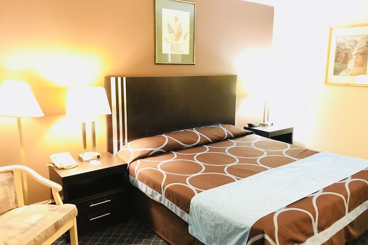 Room 43 of 65