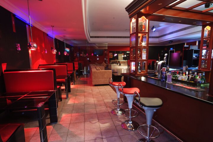 Lounge 49 of 58