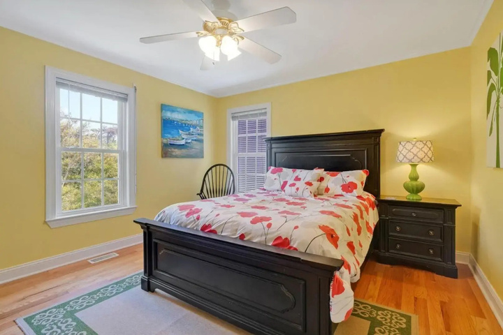 Room 4 of 27