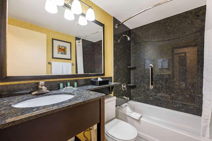 1 King Bed Microwave and Refrigerator Full Breakfast (3 of 29)