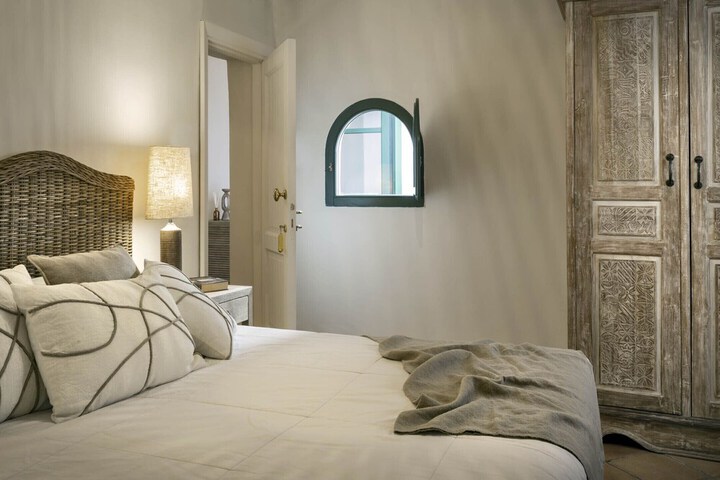 Room 2 of 40