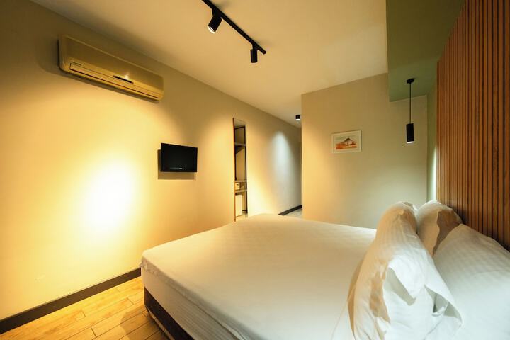 Room 49 of 82