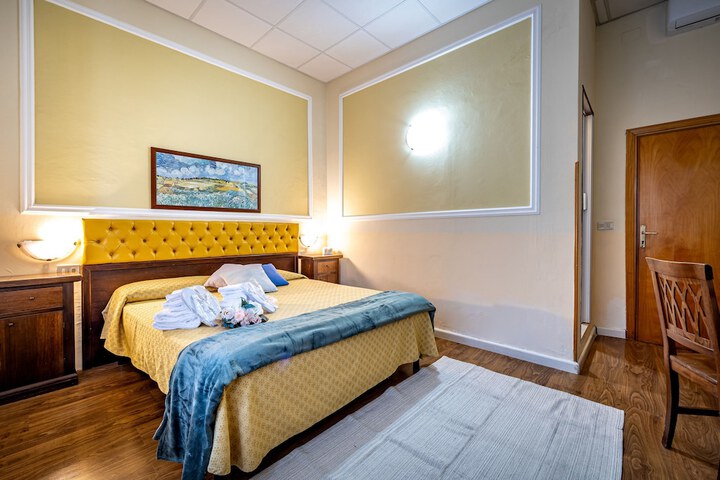 Room 44 of 68