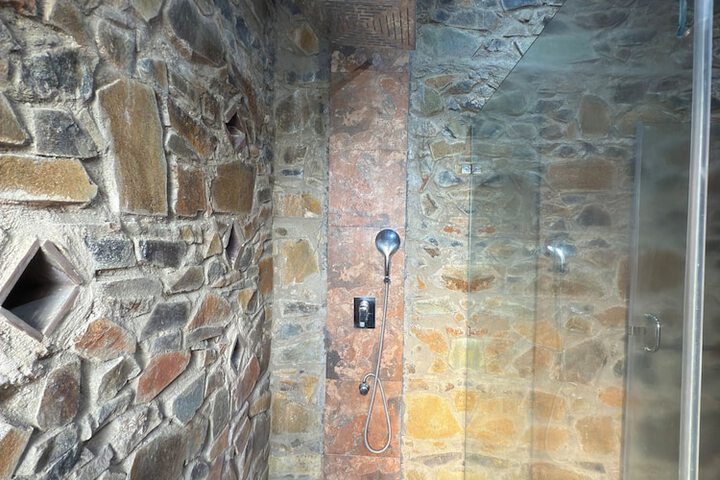 Room 100 of 172