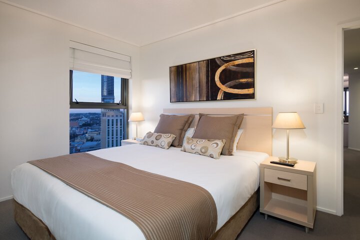 Room 6 of 75