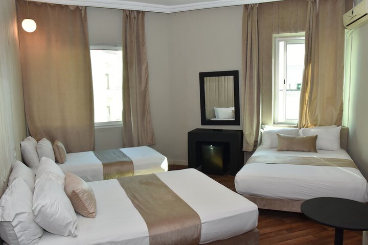 Room 18 of 48