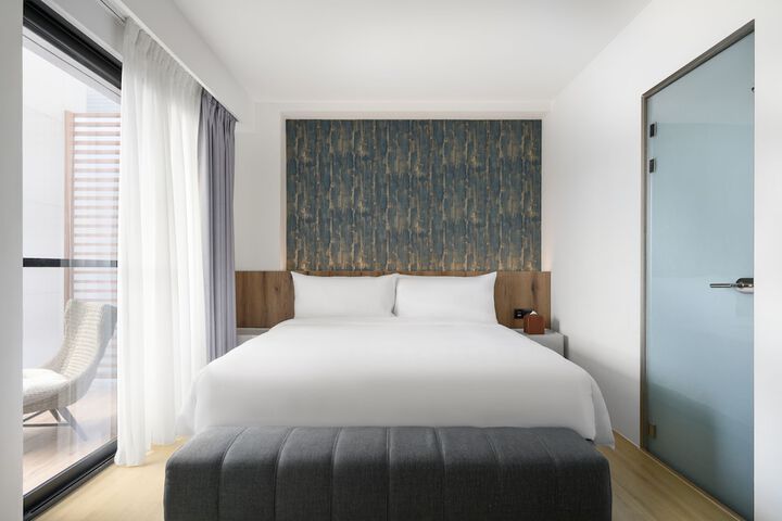 Room 10 of 46