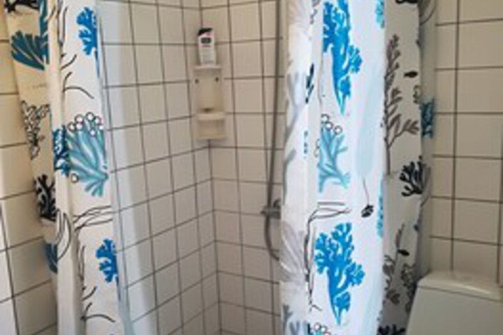 Room 6 of 62