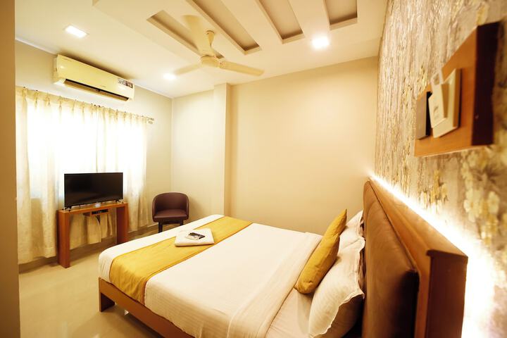 Room 10 of 30