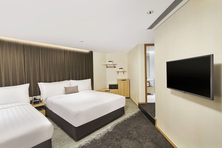 Room 8 of 21