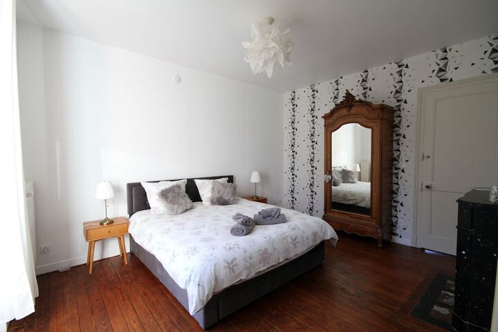 Room 5 of 13