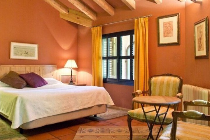 Room 2 of 110