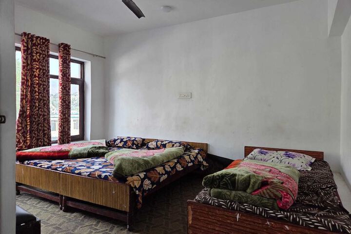 Room 8 of 17