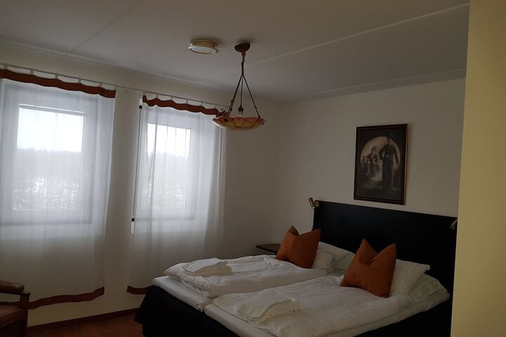 Room 4 of 14