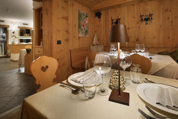 Dining 116 of 155