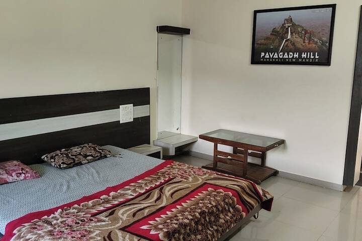 Room 52 of 124