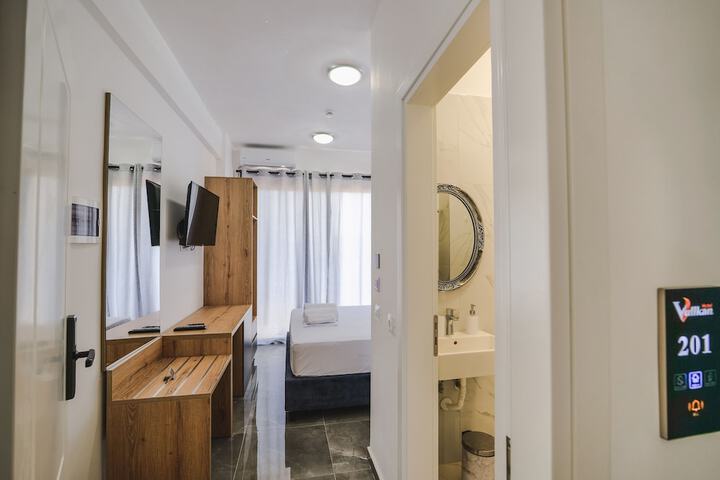 Room 44 of 62
