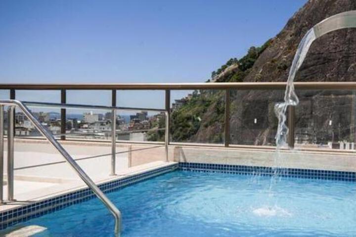 Pool 10 of 16