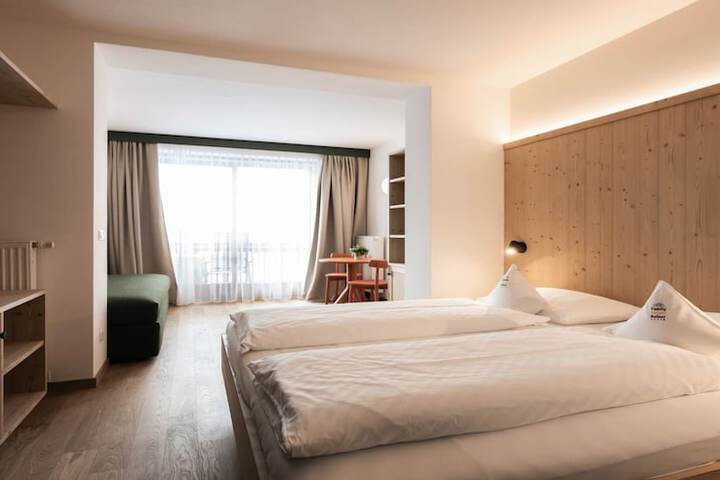Room 7 of 42