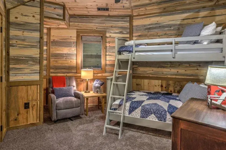 Room 5 of 14