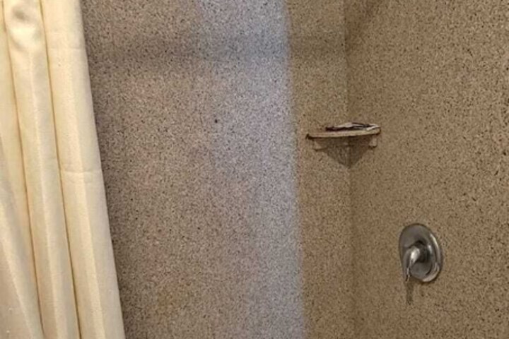 Room 15 of 22