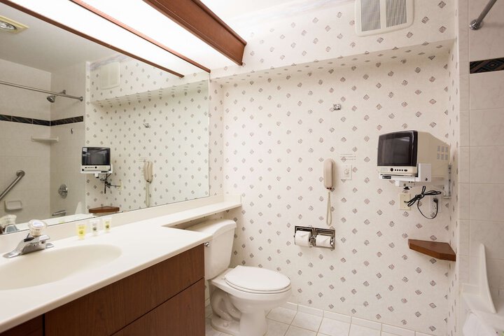 Room 12 of 24