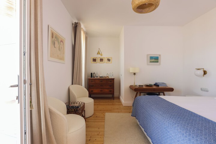 Room 2 of 48