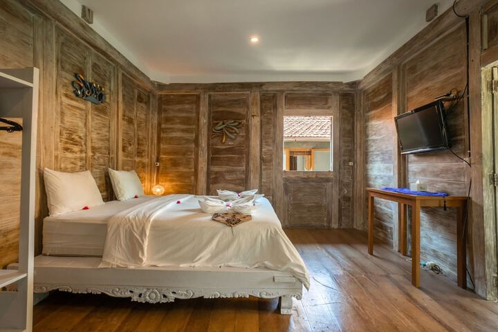Room 4 of 30
