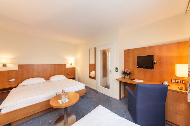 Room 4 of 35