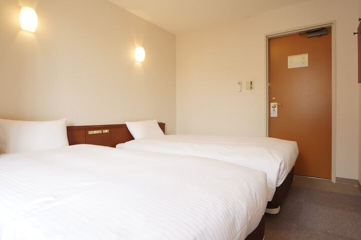 Room 8 of 29