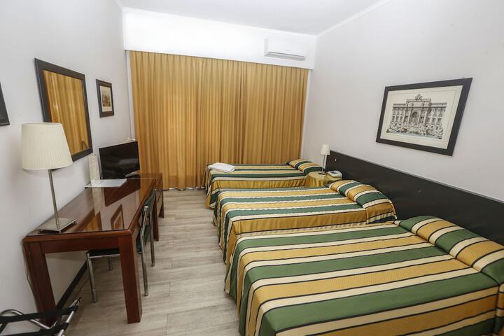 Room 17 of 34