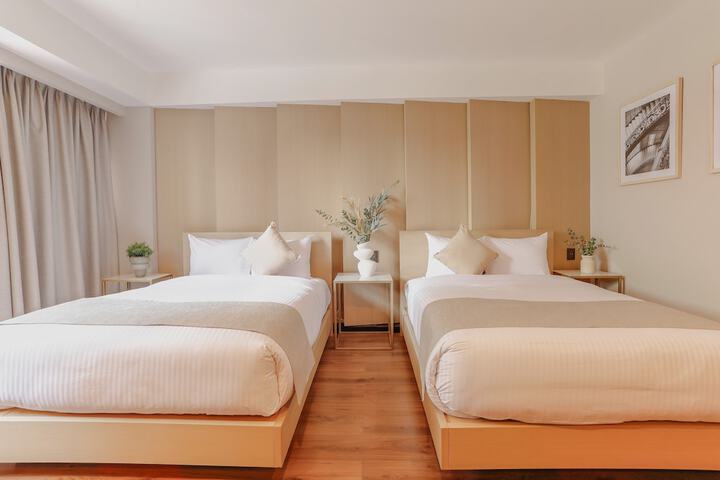 Room 7 of 13