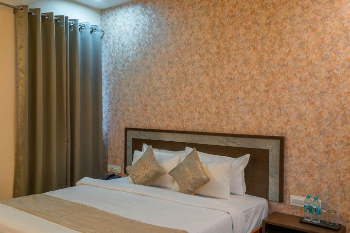 Room 21 of 40