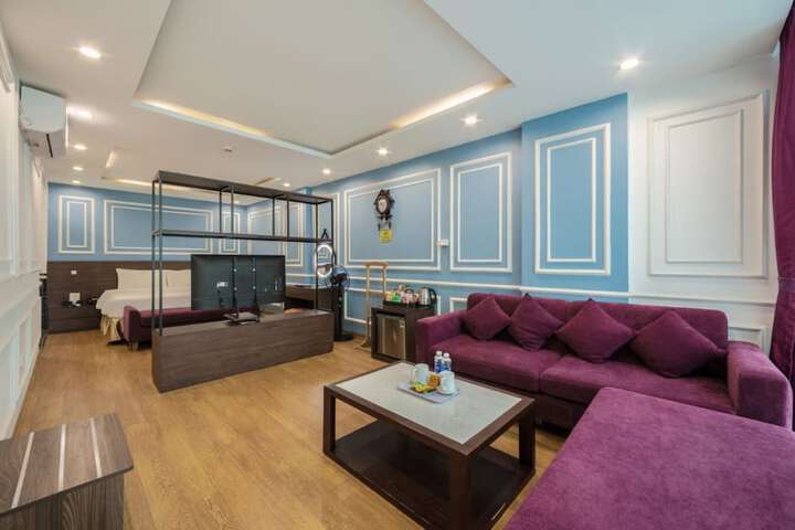 Room 16 of 25