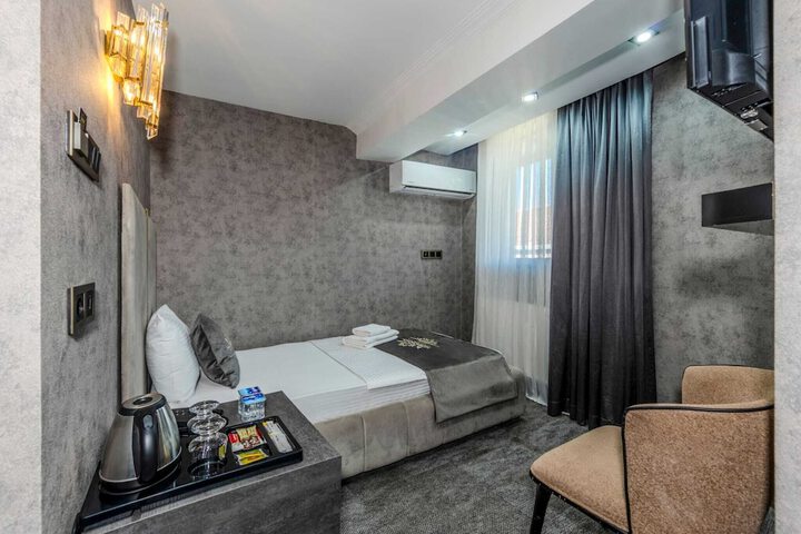 Room 10 of 49