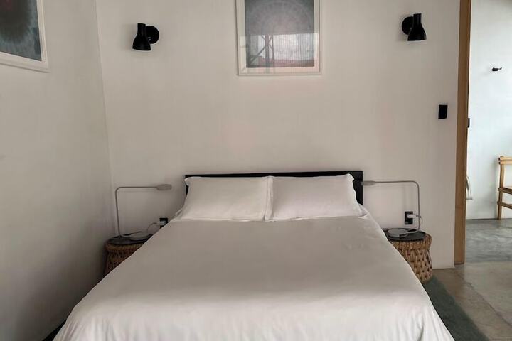 Room 22 of 103