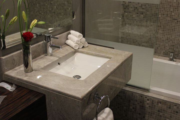 Room 4 of 42