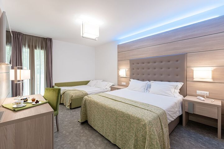Room 10 of 47