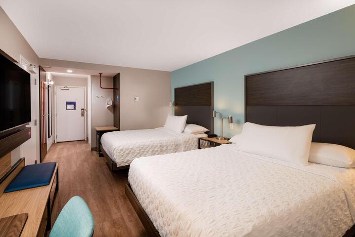 2 Queen Beds (4 of 13)