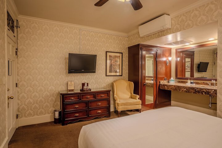 Room 37 of 95